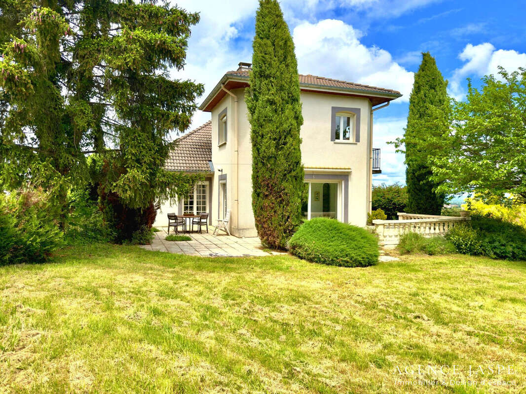 Maison à ECOTAY-L'OLME