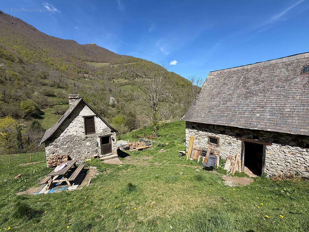 Propriété rurale,3 granges,5 Ha,source,09800 - photo 5