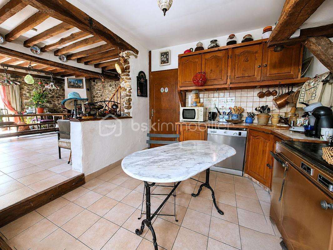 Maison de caractère – Beaux volumes, 3 chambres et jardin - photo 4