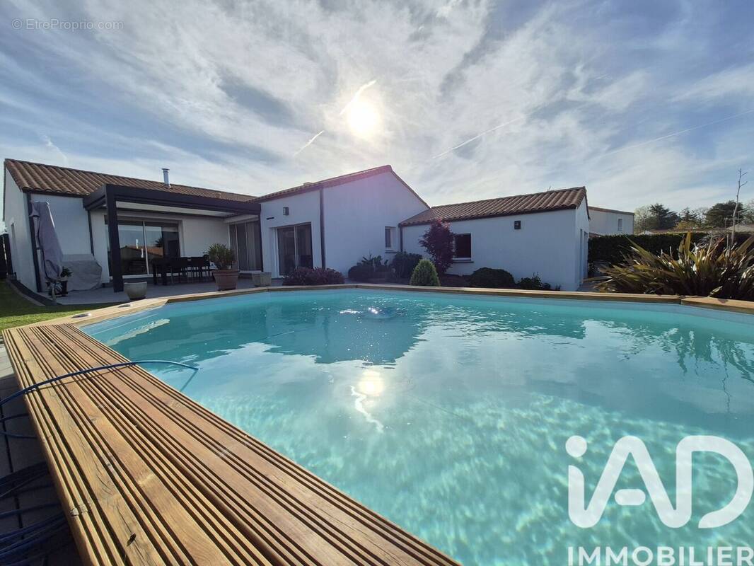 Photo 1 - Maison à SALIGNY