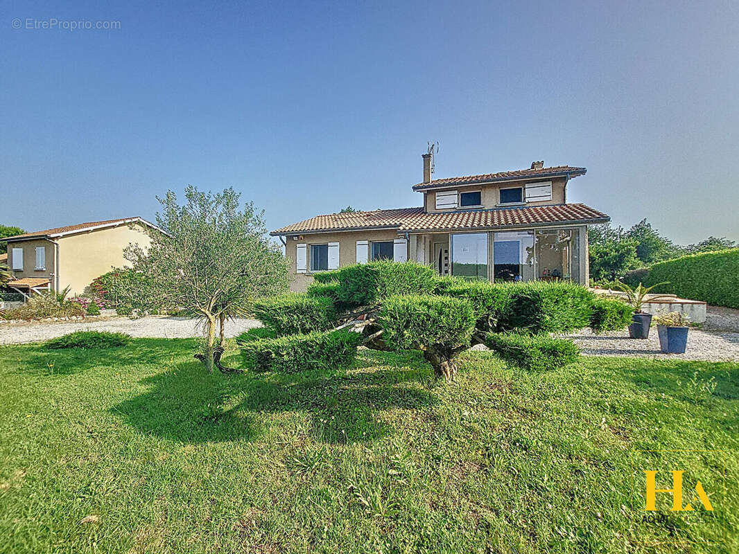 Maison à CHATEAUNEUF-SUR-ISERE