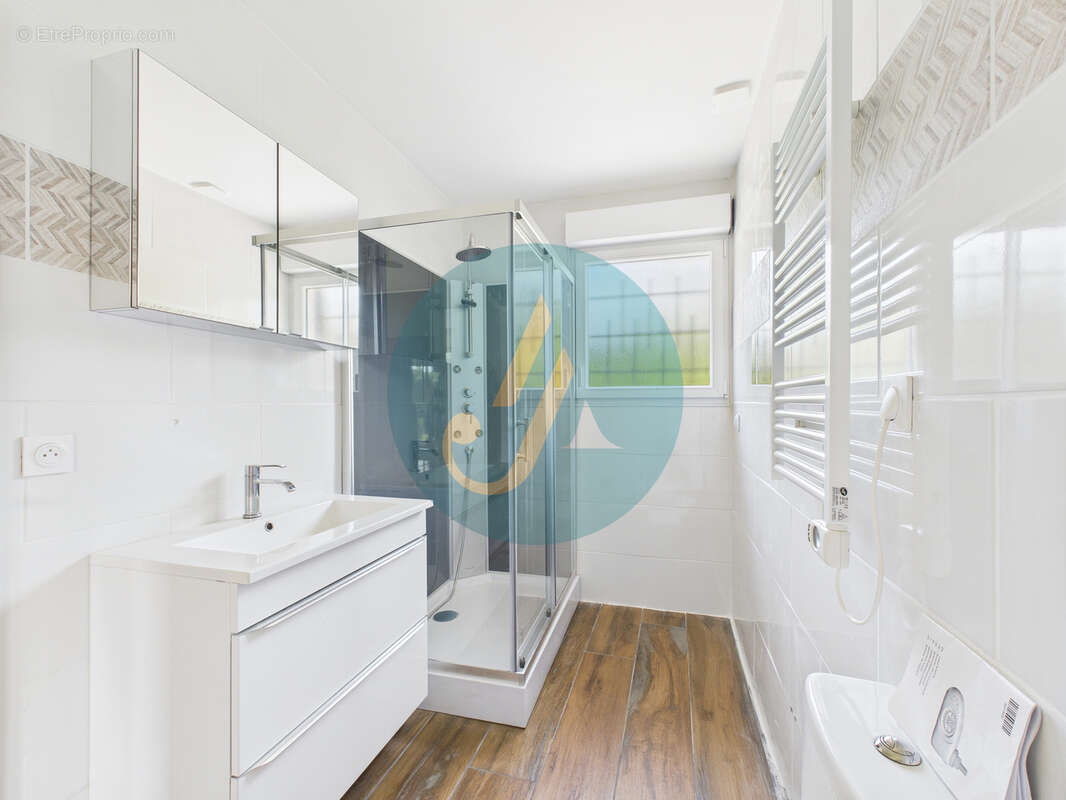 Maison à LA CHAPELLE-D&#039;ANGILLON