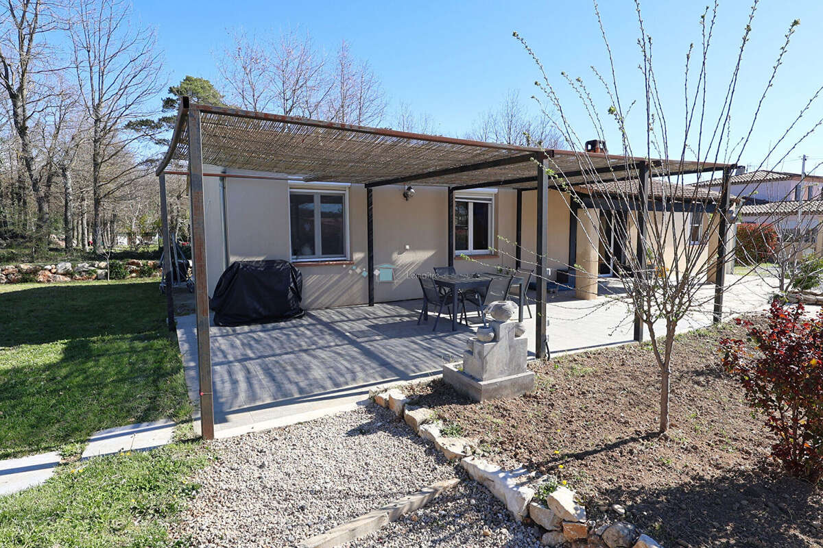 Maison à SAINT-CEZAIRE-SUR-SIAGNE