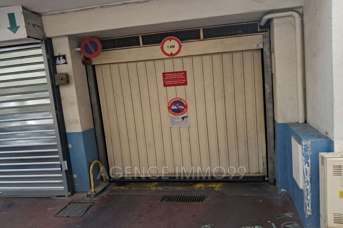 Parking à CANNES