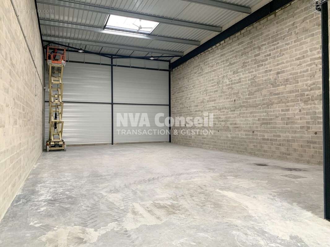 Commerce 450 m² à Persan  - photo 5