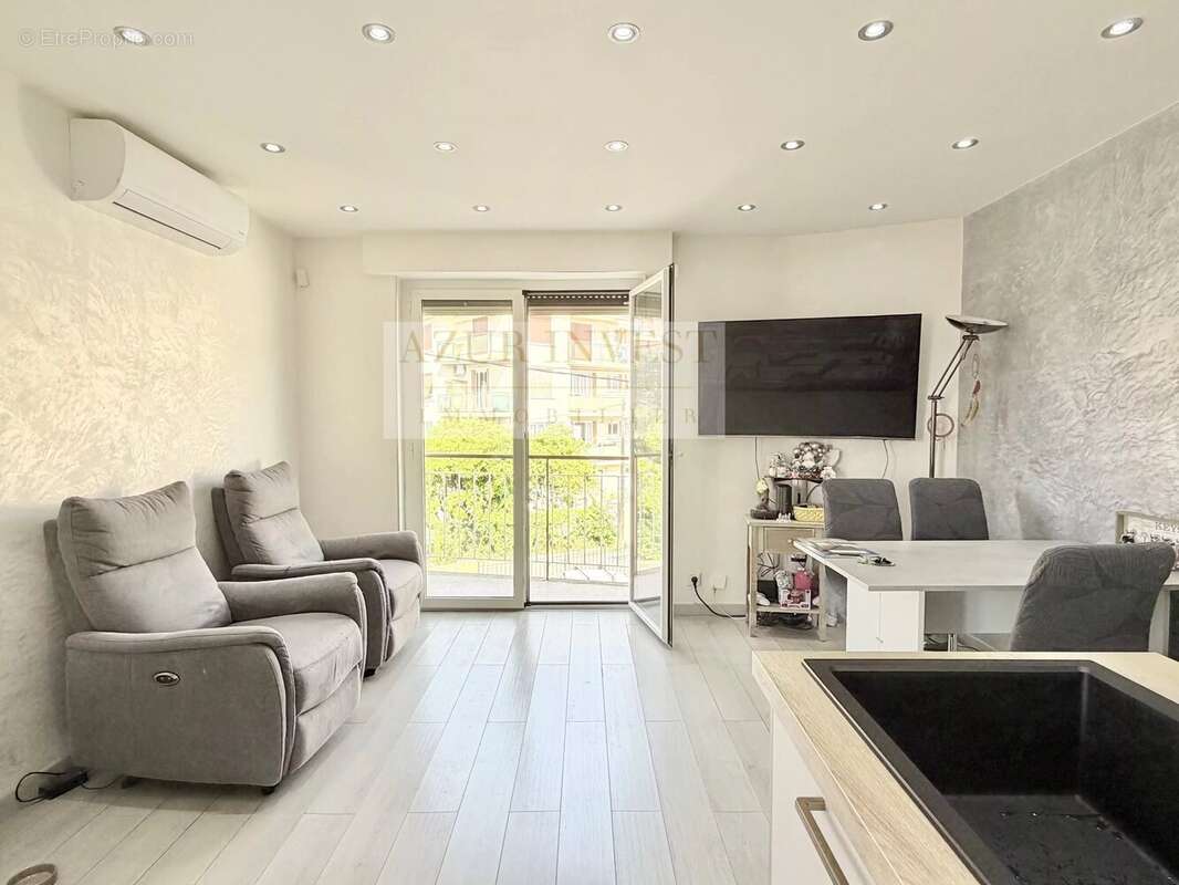 Appartement à ROQUEBRUNE-CAP-MARTIN