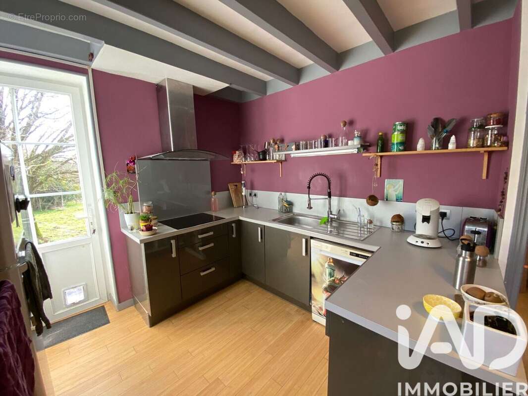 Maison 146 m² à Bougon  - photo 2