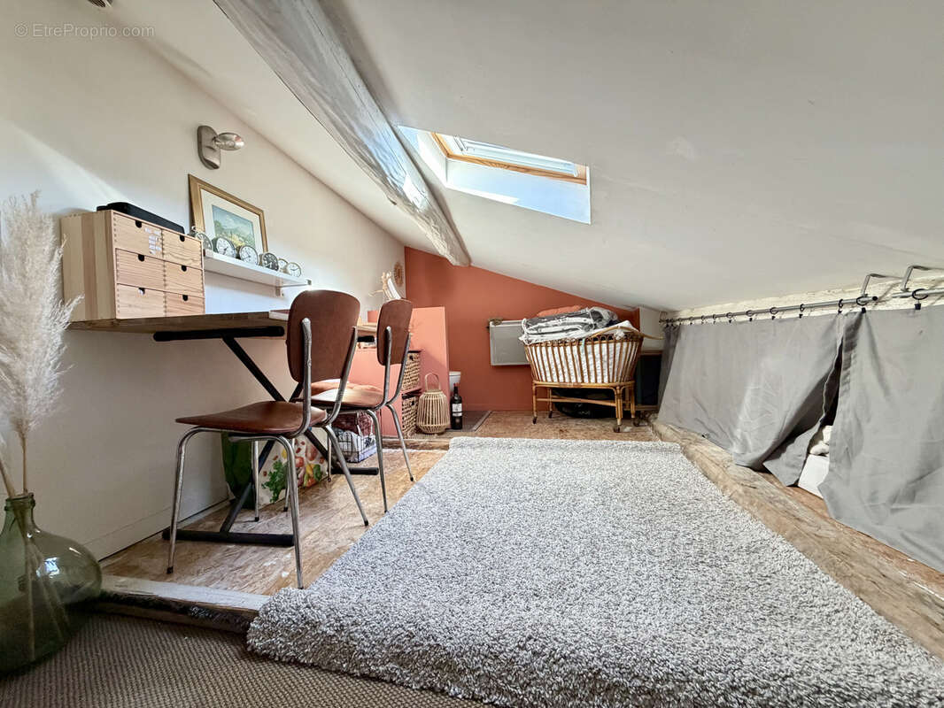 Appartement à MEYRARGUES