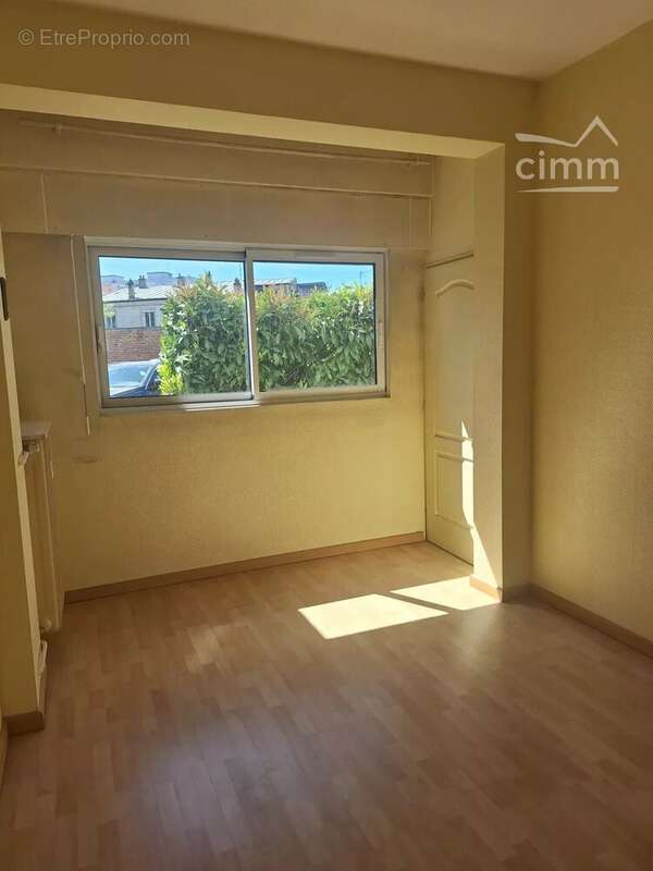 Appartement à SAINT-MAUR-DES-FOSSES