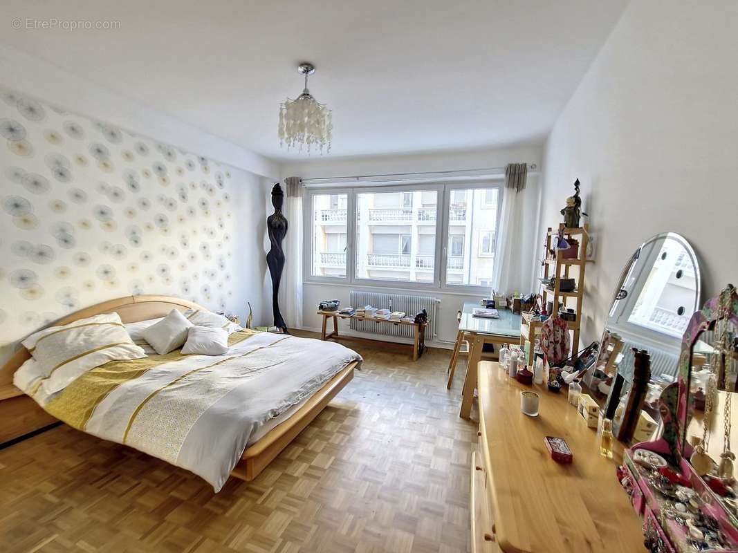 Entrée vue 2 - Appartement à STRASBOURG