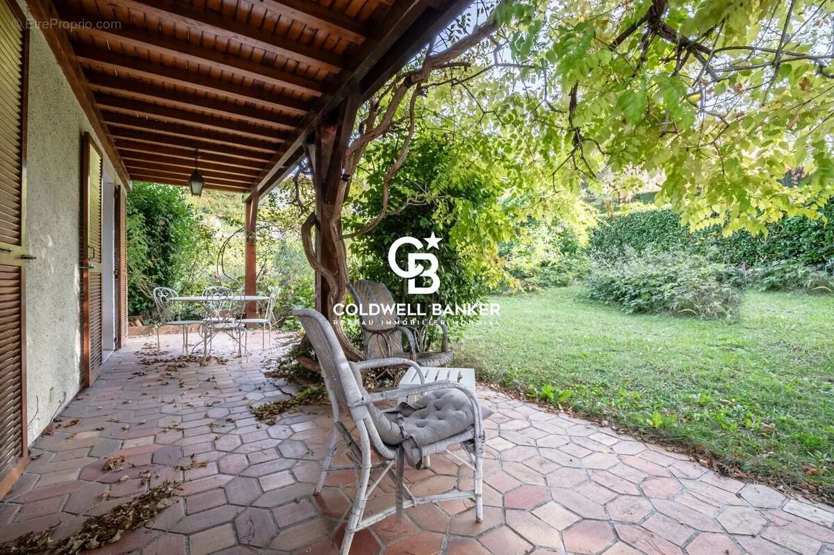 Maison à VETRAZ-MONTHOUX