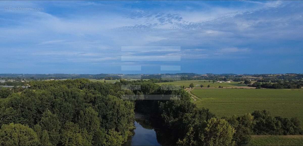 Maison à NEGREPELISSE