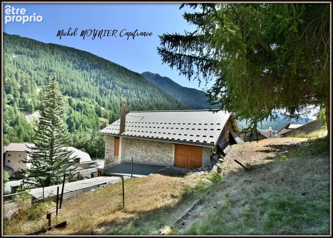  Une maison unique à Aiguilles, au cœur des montagnes du Queyras - photo 12