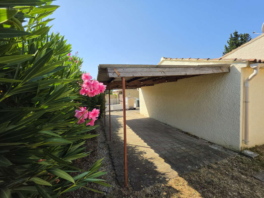 Rochefort-du-Gard  Villa de plain-pied avec piscine, revenus photovoltaïques et cadre de vie privilégié - photo 20