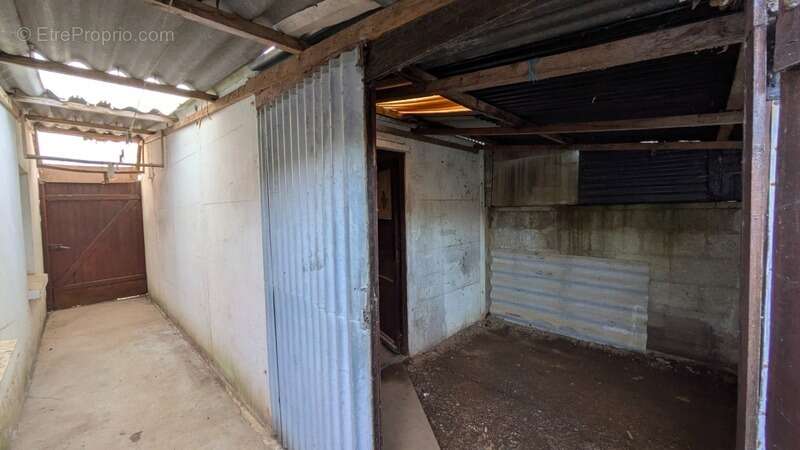 Maison à CHATEAUNEUF-DU-FAOU