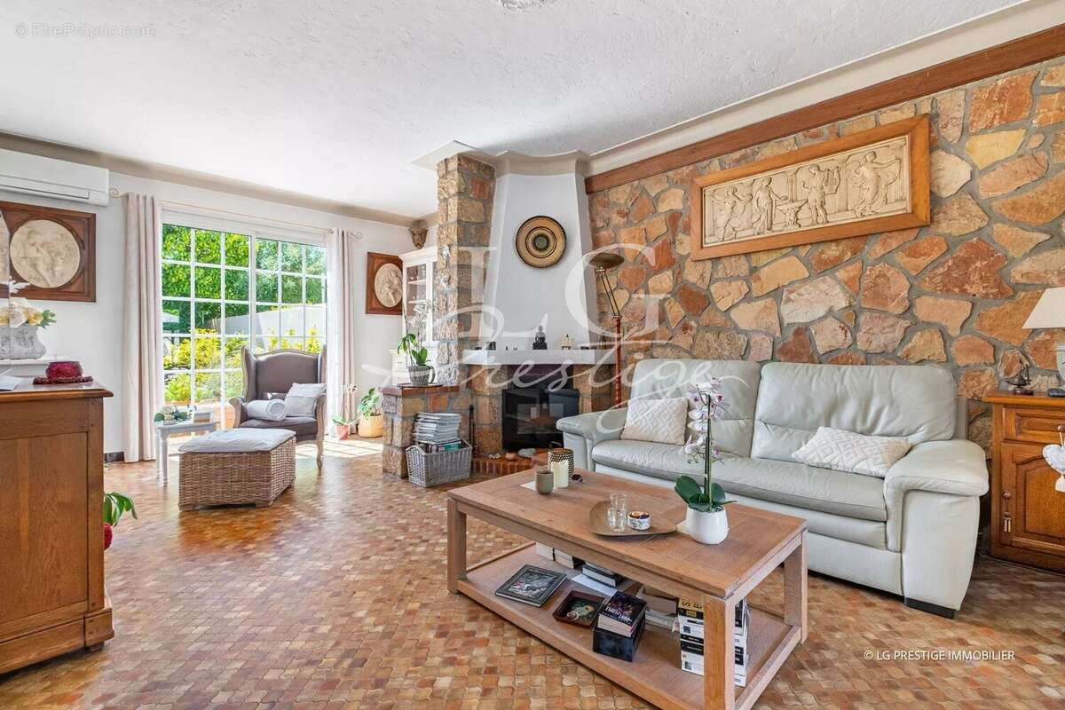 Mougins, Maison de plain-pied avec piscine - photo 3