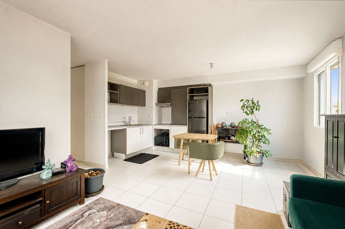 En exclusivité ! Appartement T3 de 62 m2 situé au 1er étage, secteur Barrière de Paris. - photo 6