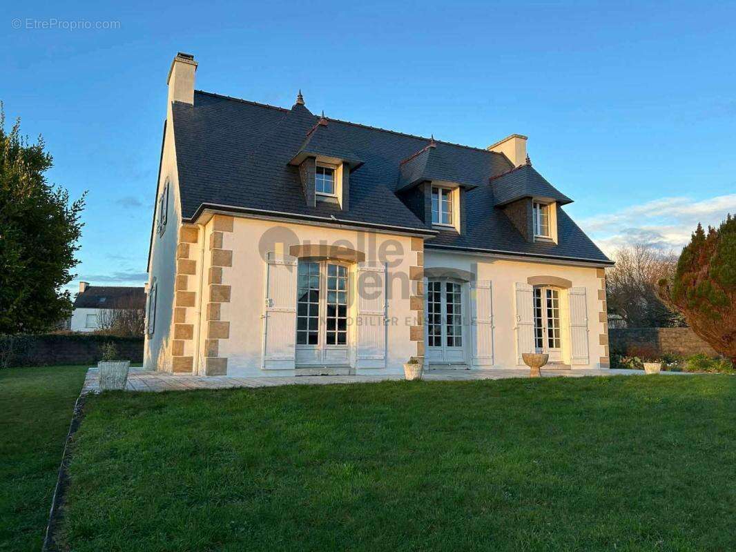 Maison à PLOUHINEC