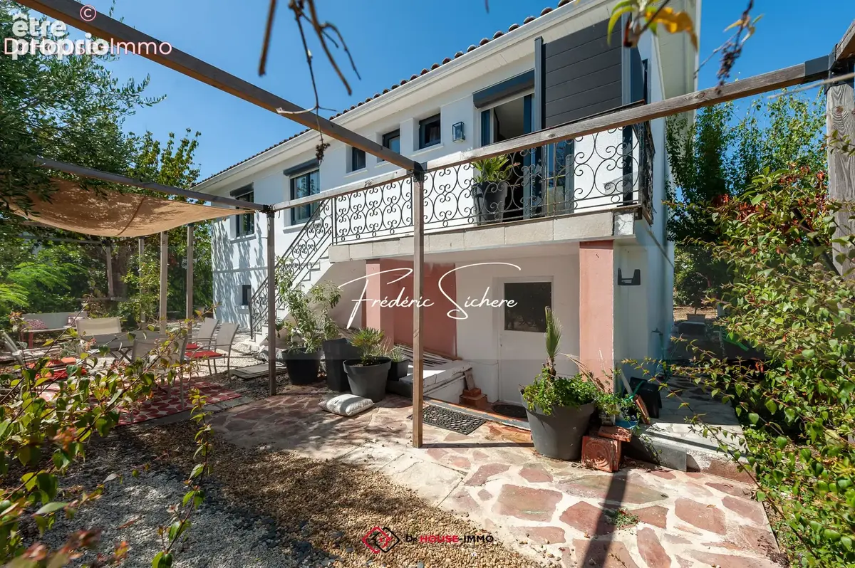 Maison à LA JARRIE