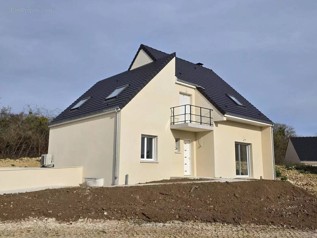 Maison à AMILLY