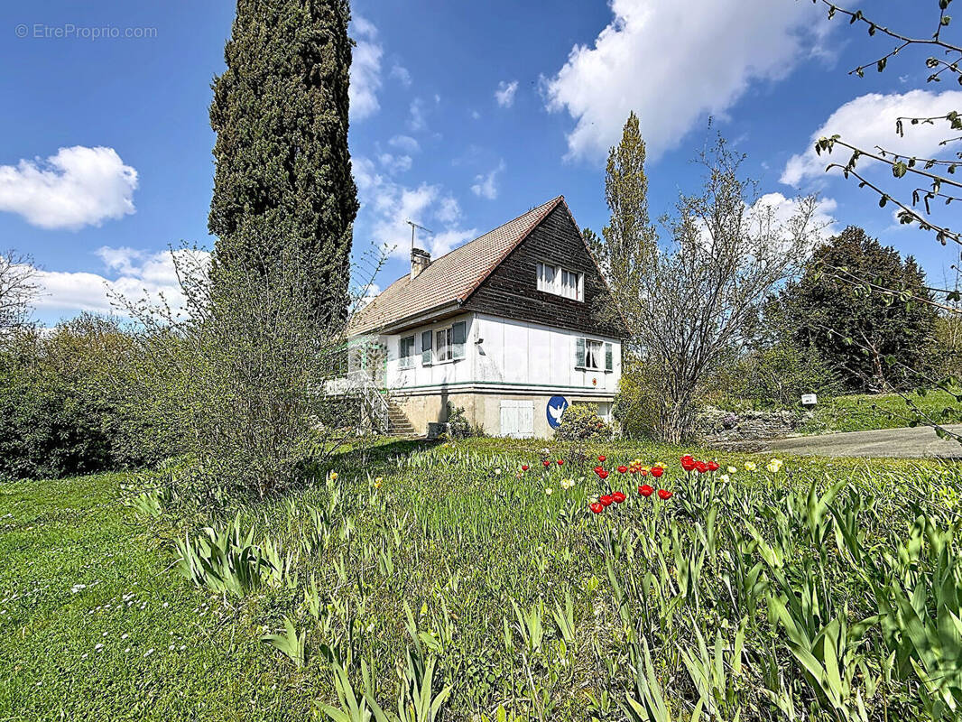 Maison à NEUFCHATEAU