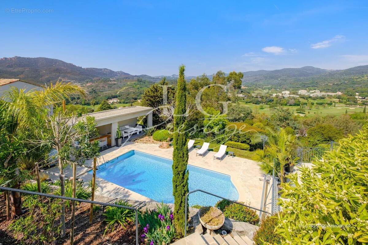 Maison à MANDELIEU-LA-NAPOULE