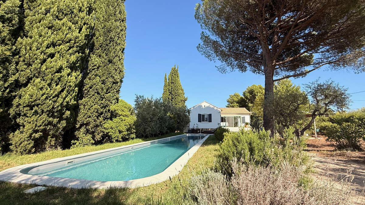 Maison à LE CASTELLET