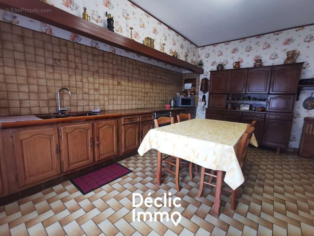 Maison familiale à Périgné  Le charme de la campagne - photo 4