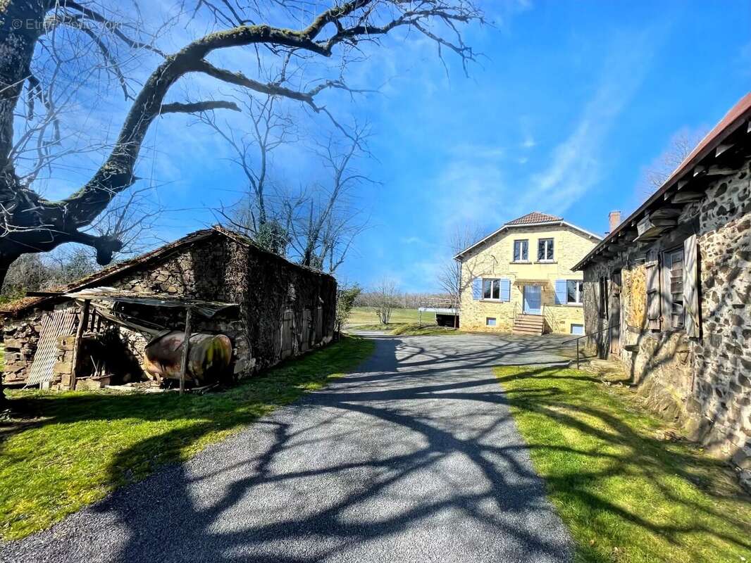 Maison à SAINT-MESMIN