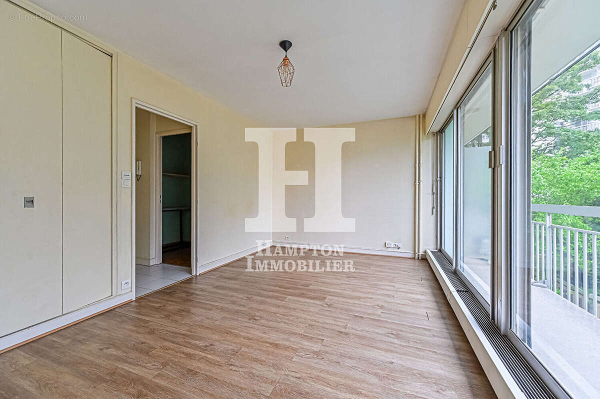 Appartement à PARIS-19E