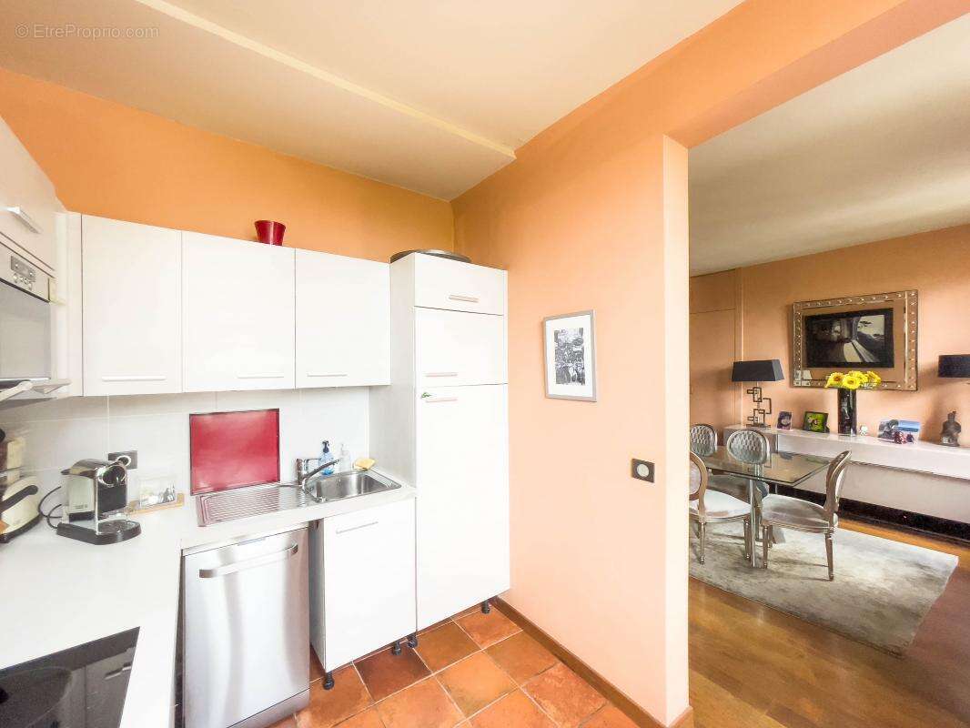 Appartement à PARIS-1E