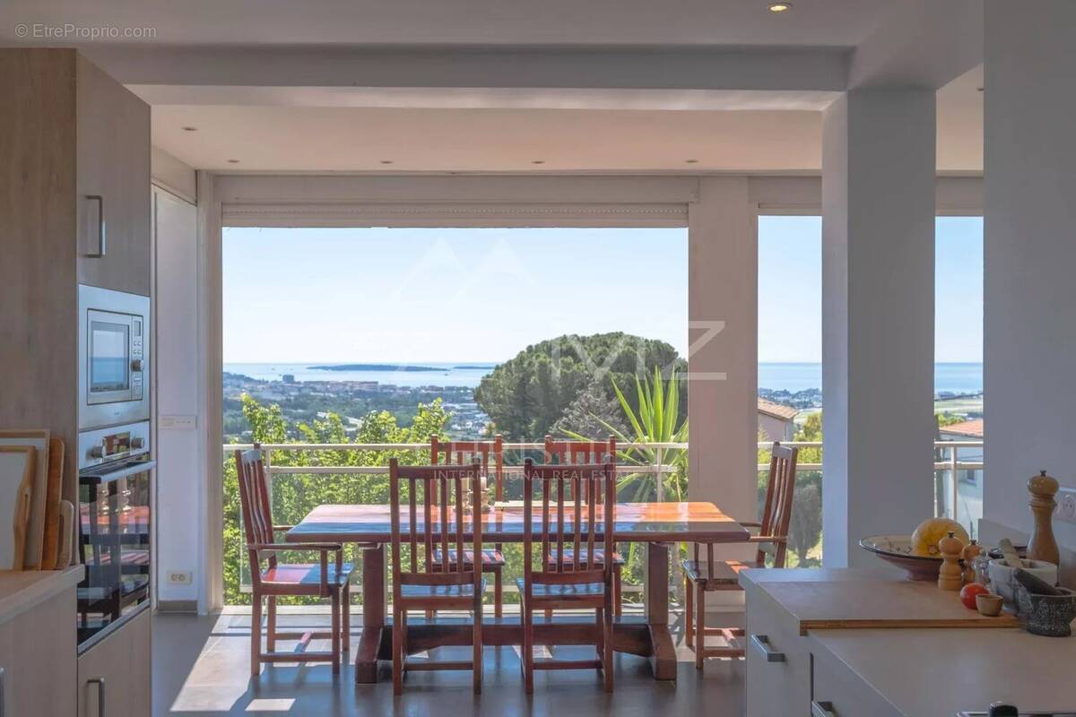 Maison à MANDELIEU-LA-NAPOULE