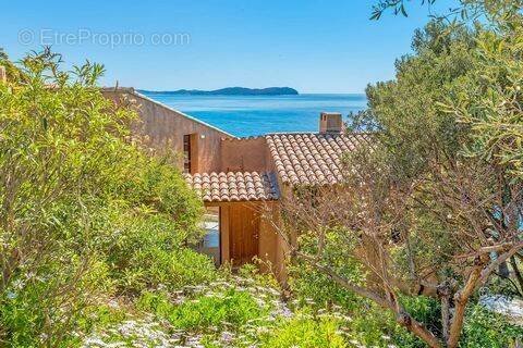 Maison à CARQUEIRANNE