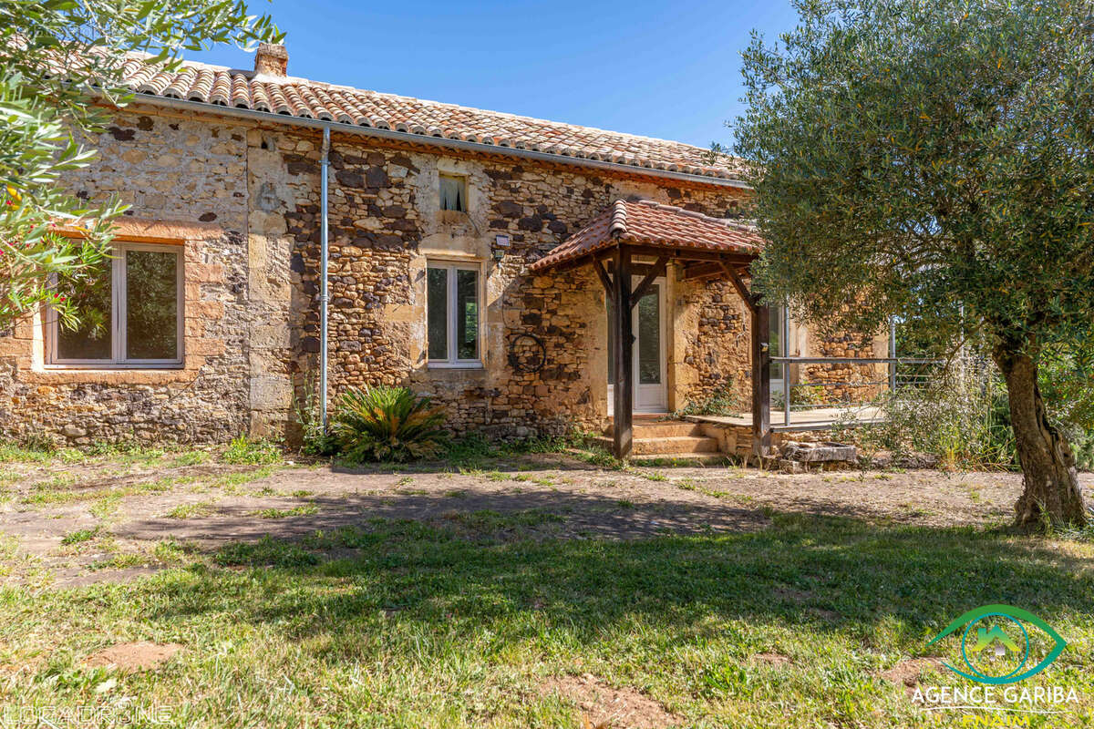 Maison à BLANQUEFORT-SUR-BRIOLANCE
