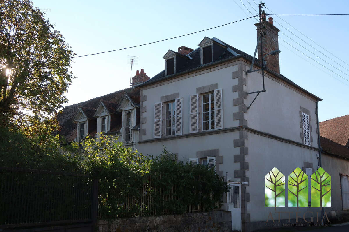 Maison 160 m² à Gouzon  - photo 3