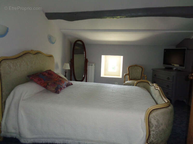 Maison charentaise en pierre rénovée – 163 m² habitables – Saint-Ciers-du-Taillon (17240) - photo 16