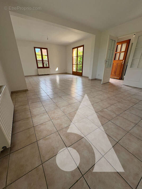 Maison familiale Les Noës Pres Troyes 6 pièce(s) 118m2 - photo 7