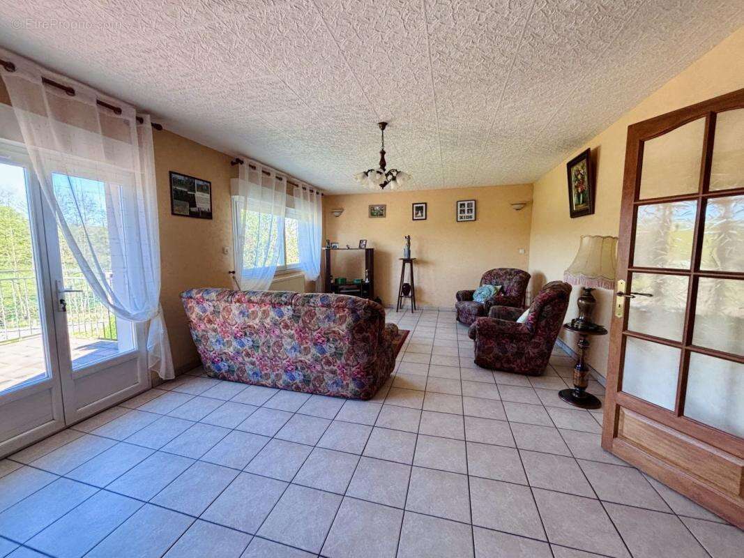 Maison 151 m² à Lavaufranche  - photo 4