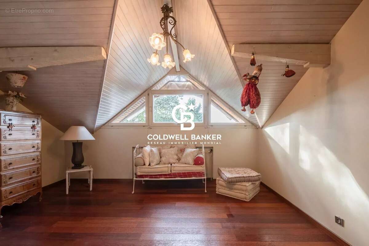 Maison à VETRAZ-MONTHOUX