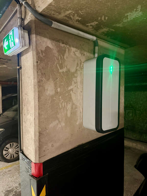 Parking à PARIS-3E