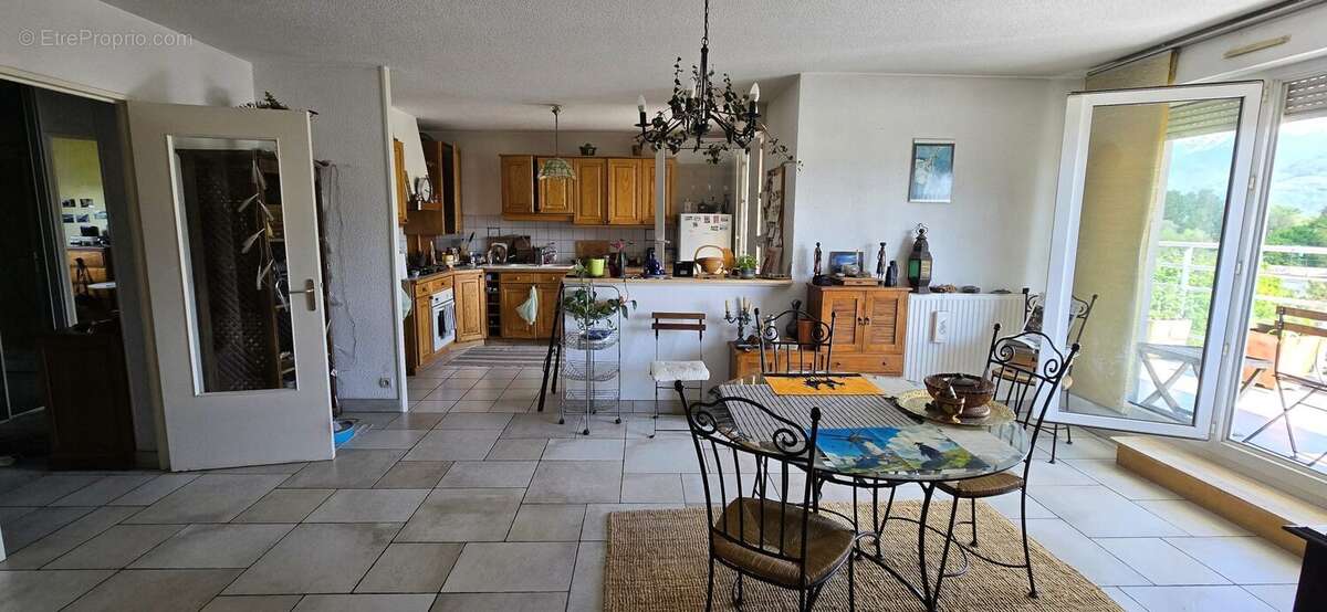 Appartement à SAINT-MARTIN-D'HERES