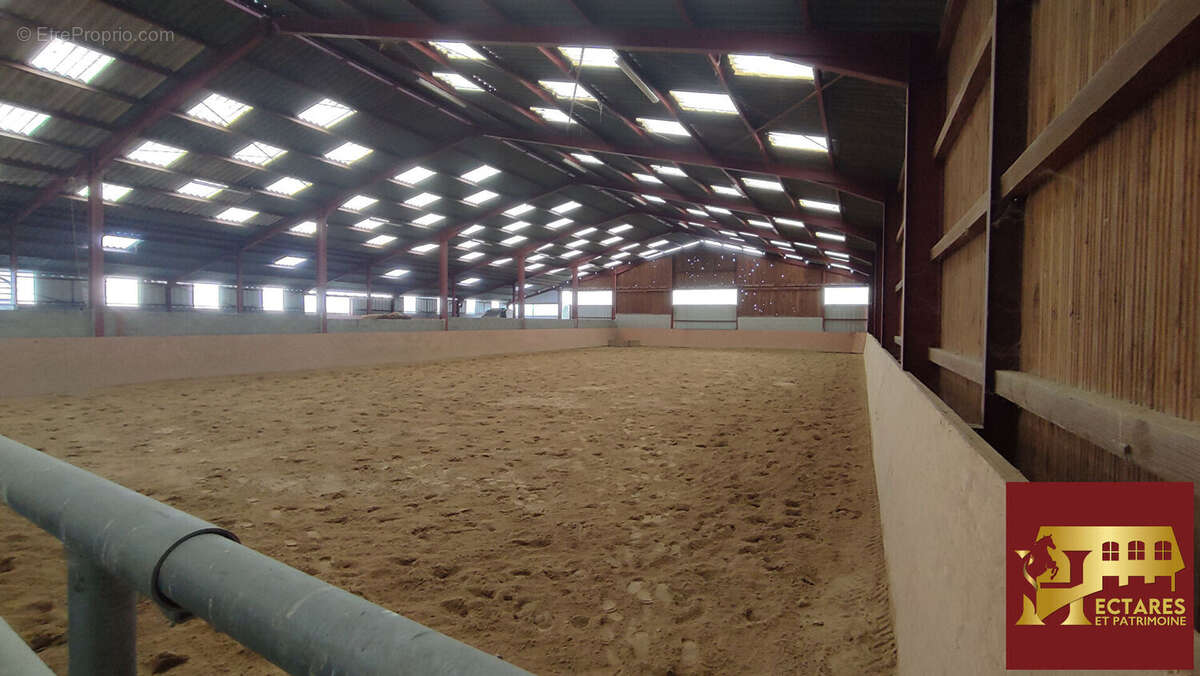 Maison à SAINT-BONNET-DE-JOUX