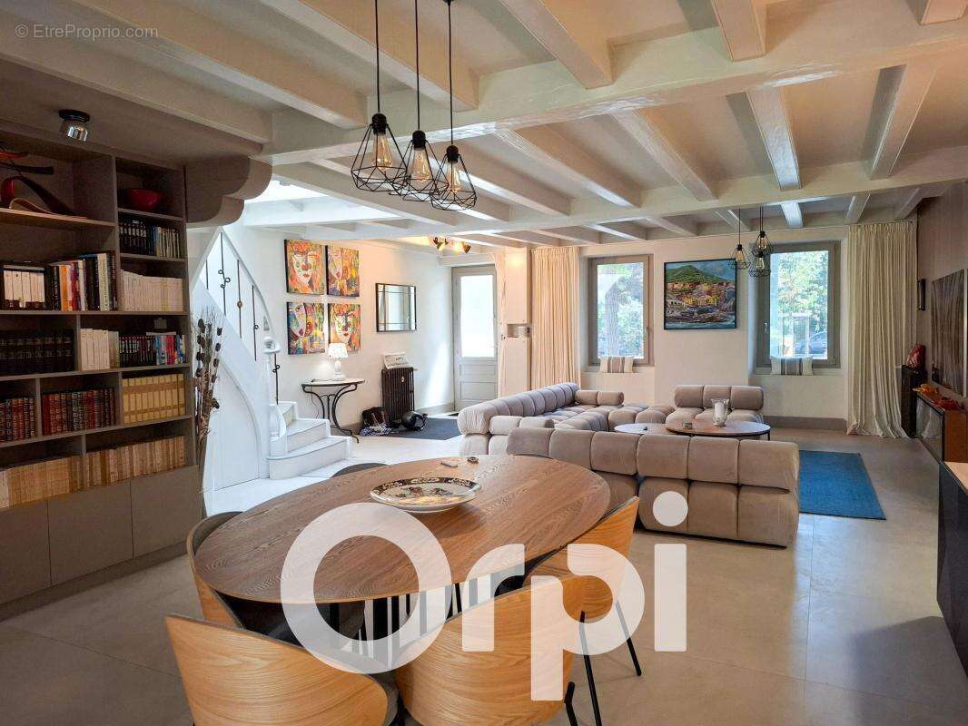 Villa d'exception avec vue mer – Une adresse prestigieuse au cœur de La Rochelle - photo 9