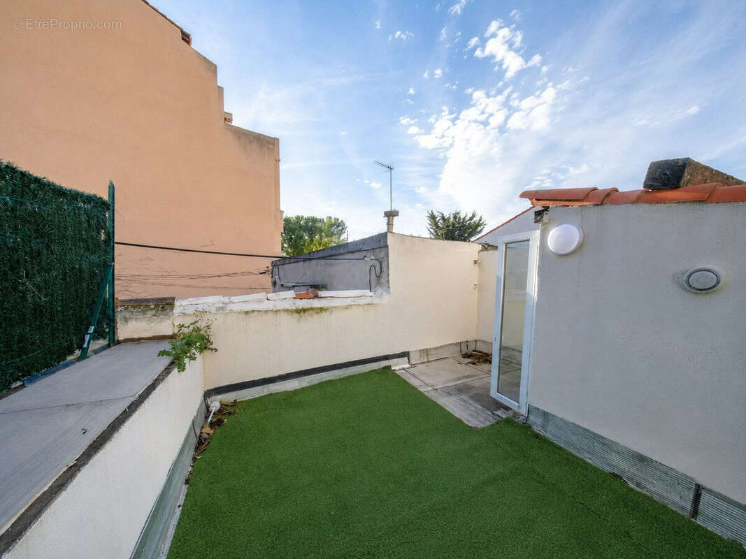 Appartement à MARSEILLE-4E
