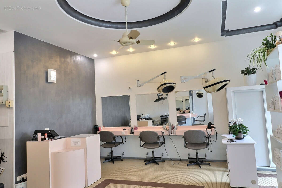 Commerce à VERSAILLES