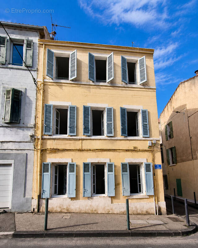 Appartement à MARSEILLE-6E