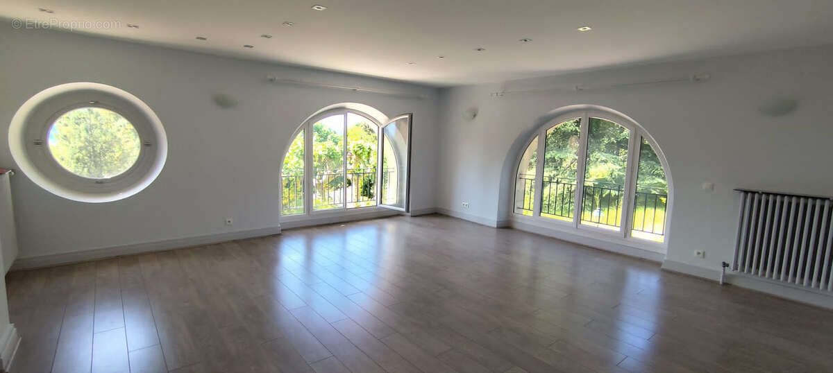 Appartement à AIX-LES-BAINS