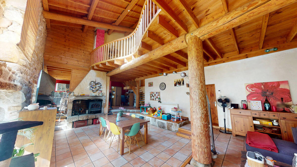 Maison à BAS-EN-BASSET