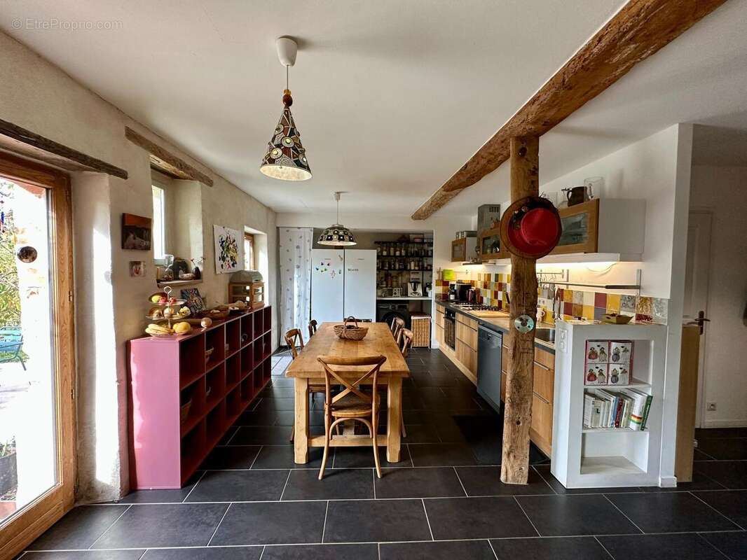 Maison 271 m² à Prades  - photo 5