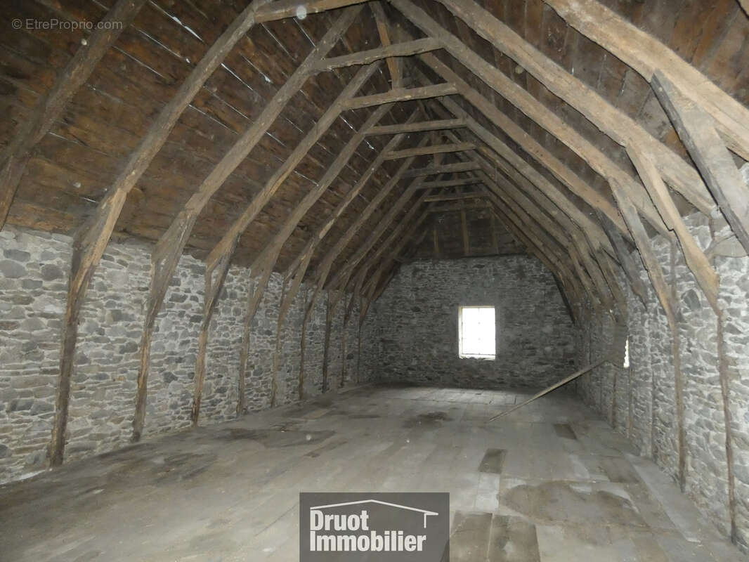 Maison à PRADES-D&#039;AUBRAC